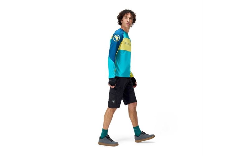 Endura Hummvee Short mit Innenhose: Camouflage-Dunkel - L