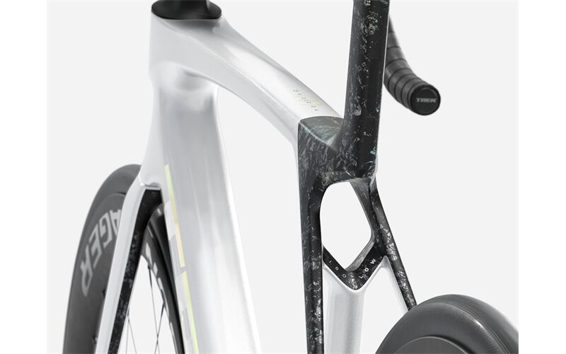 Trek Madone SL 7 L Gloss Crystal White/Matte Deep Smoke